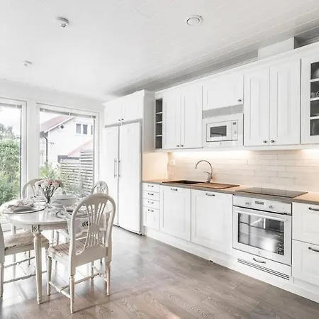 Beautiful 105 M2 Sd-house Pt With 3 Bedrooms, Free Parking And Sauna *