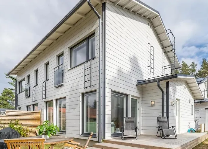 Апартаменты Beautiful 105 M2 Sd-house Pt With 3 Bedrooms, Free Parking And Sauna Хельсинки